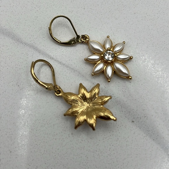 Joan Rivers earrings - Picture 2 of 7